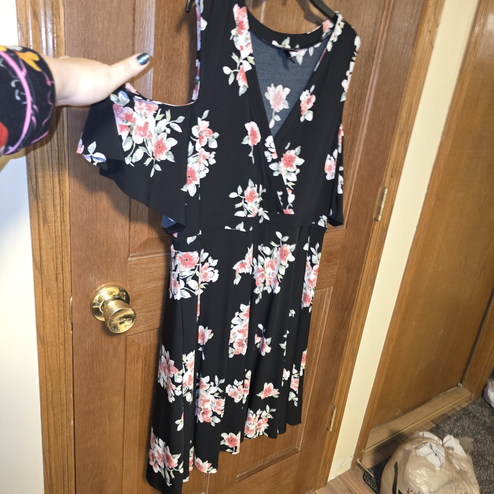 Torrid Black Sleeveless Dress With Off Shoulder Look- Pink Floral- EUC- Size 3
